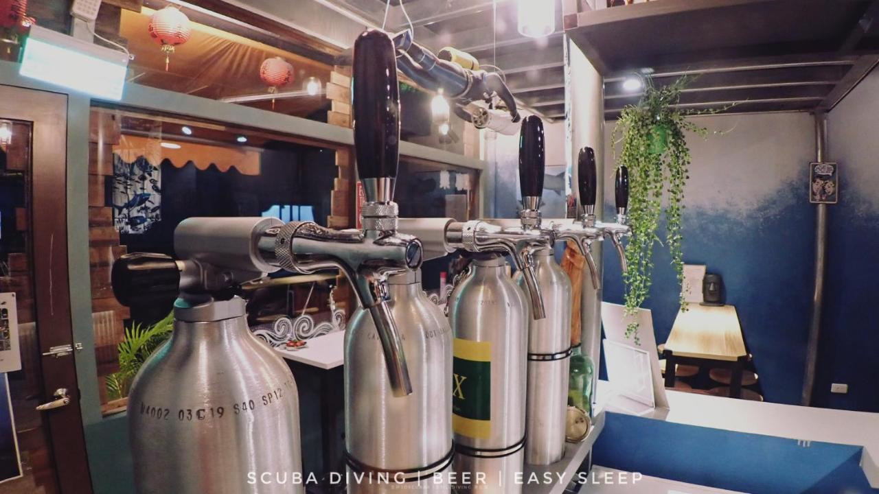 氮醉潛水酒吧旅宿JoScubar Diving Hostel Xiaoliuqiu Exterior foto